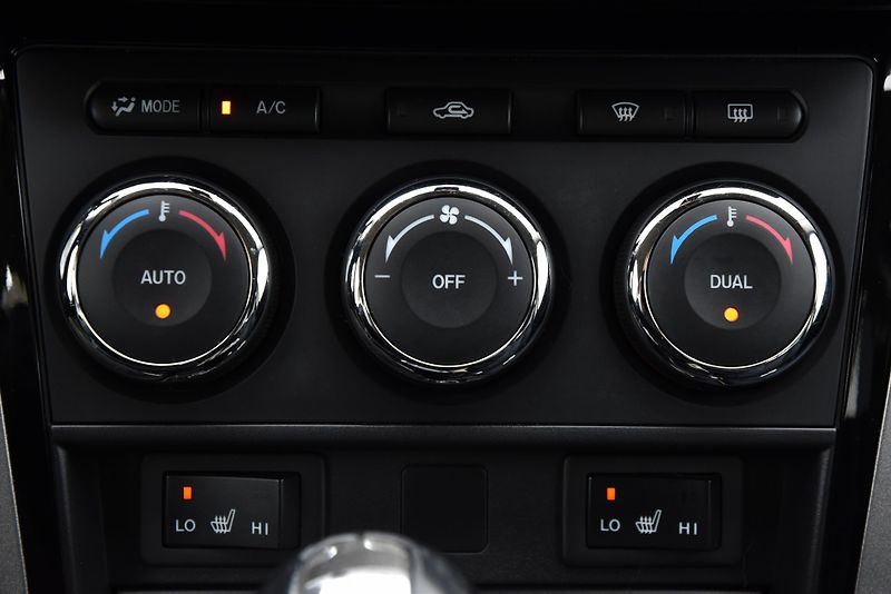 Mazda 6 MZR 2.0 DISI A/T,KLIMA,TEMP,AL - fotka 19 z 39