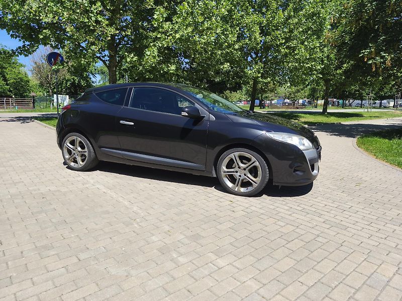 Renault Mégane 1.4 Tce 130 ps kupé - fotka 13 z 25
