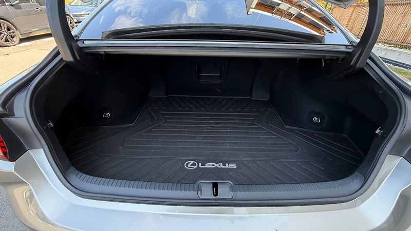 Lexus ES 300h 300H 2,5 HEV LIMITED EDITION - fotka 24 z 26
