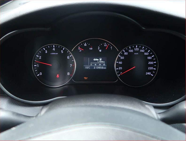 Kia Carens (2015) 1.6 GDI, Serv.kniha, Tempomat - fotka 11 z 15