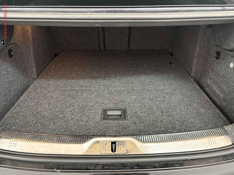 Škoda Superb (2008) 2.0TDi, servis.kniha, AT - fotka 7 z 17