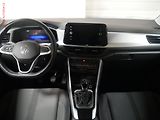 Volkswagen T-Roc (2023) 1.5TSi, 2.maj,ČR, Life, LED - náhled 8