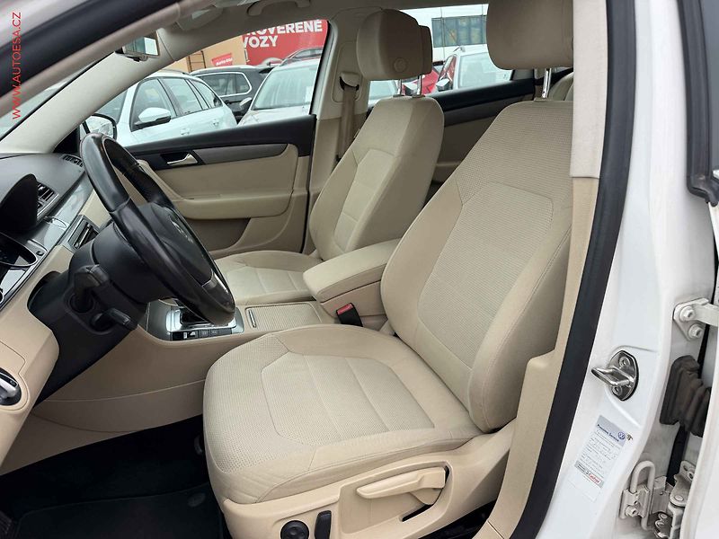 Volkswagen Passat (2012) 2.0TDi, DSG, výhřev sed - fotka 9 z 17