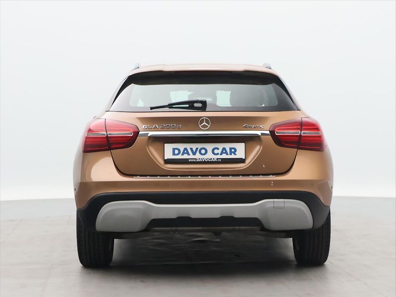 Mercedes-Benz GLA 2,1 200d 100kW 4Matic CZ DPH - fotka 6 z 29