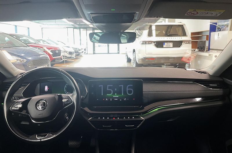 Škoda Octavia 2.0TDI DSG Style 4x4, ČR - fotka 14 z 33