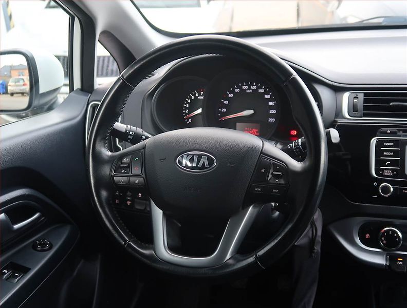 Kia Rio (2016) 1.25 CVVT, Serv.kniha - fotka 15 z 18