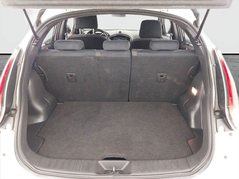 Nissan Juke (2015) Tekna 1.6 DIG-T, Navi - fotka 14 z 20
