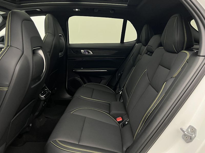 Lynk & Co 01 (2026) MORE PHEV AUT CZ 1.maj - fotka 5 z 55