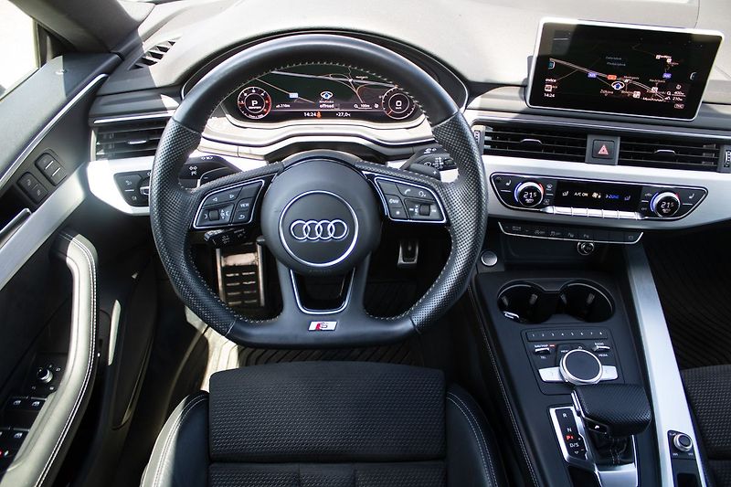 Audi A5 - fotka 17 z 19