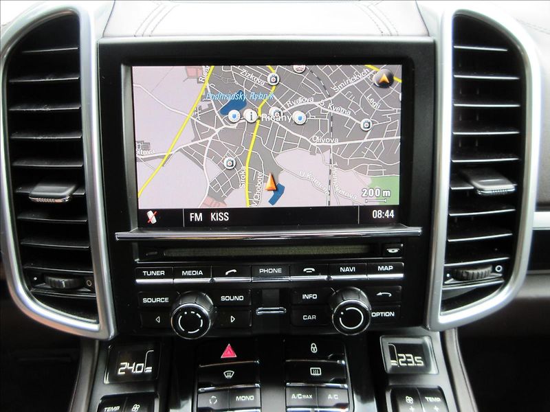 Porsche Cayenne 3,0 D, Navi, Kůže, 20ALU - fotka 19 z 33