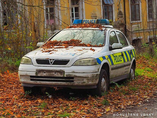 Opuštěný Vauxhall anglické policie na severu Čech, zdroj: Se svolením Martina Nikla