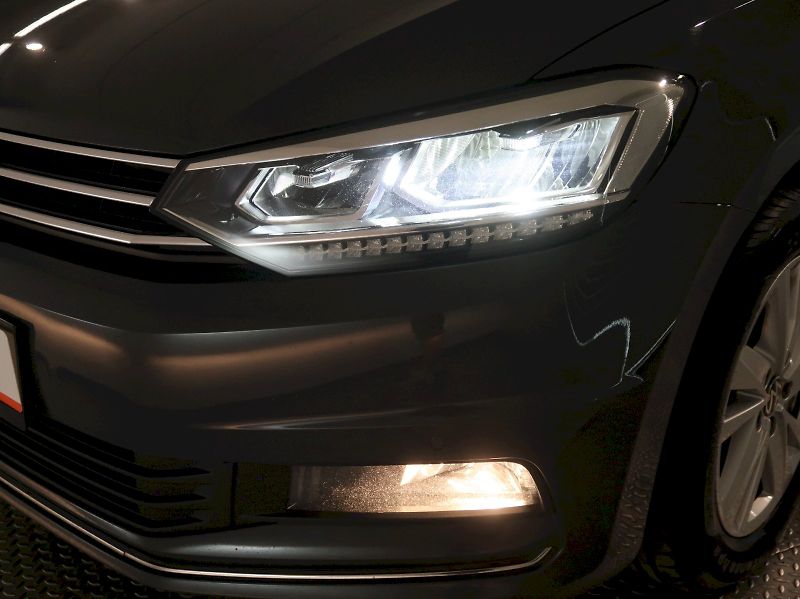 Volkswagen Touran (2023) HIGHLINE 2.0TDI DSG - fotka 10 z 37