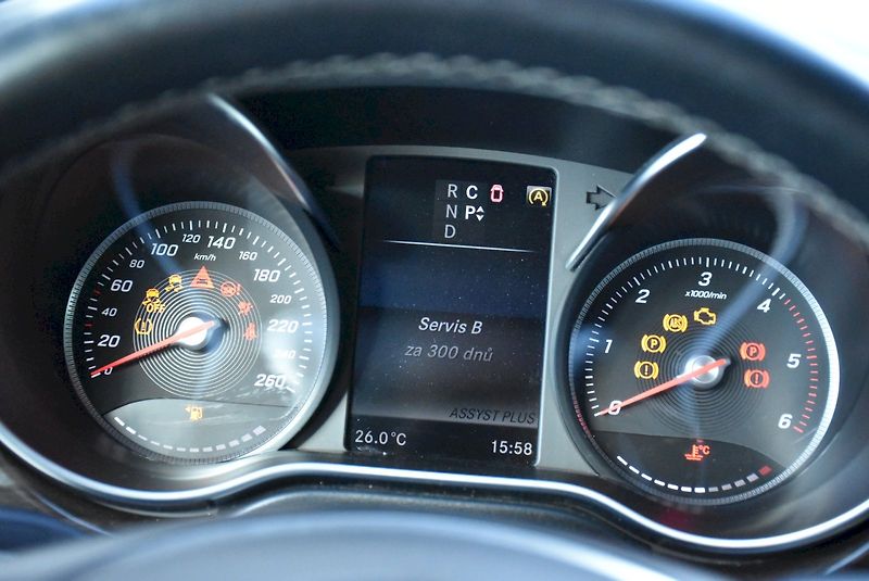 Mercedes-Benz Třídy V (2017) V220d Avantgarde - fotka 21 z 29