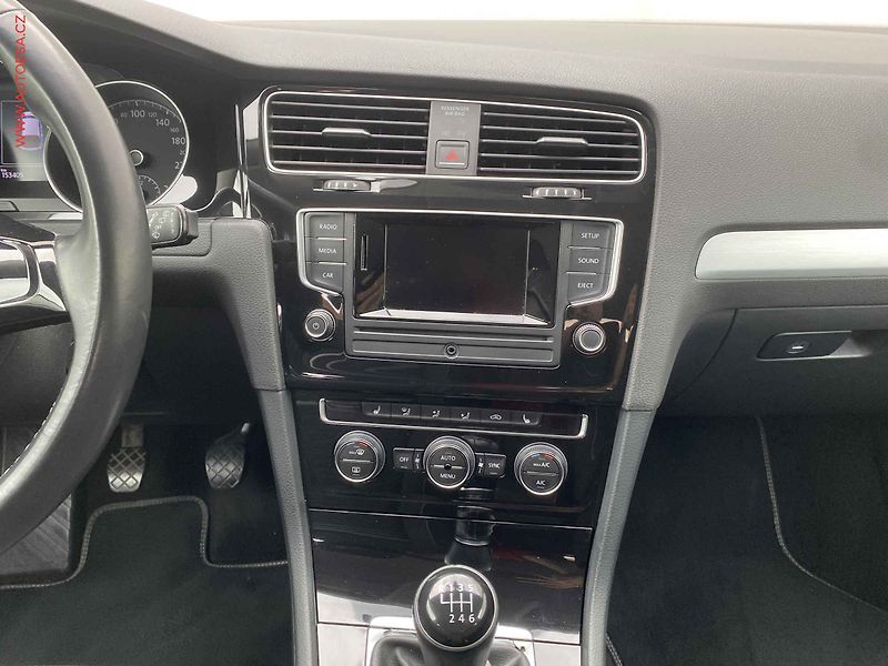 Volkswagen Golf (2014) 1.2 TSi, CUP, výhřev sed - fotka 12 z 16