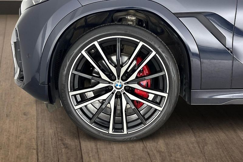BMW X6 xDrive30d - fotka 6 z 36