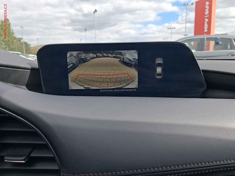 Mazda 3 (2022) 2.0i, 1.maj,ČR, AC, navi - fotka 18 z 19