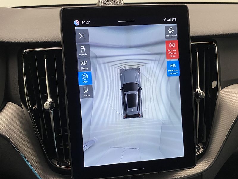Volvo XC60 T8 AWD RECHARGE BLACK EDITION - fotka 58 z 64