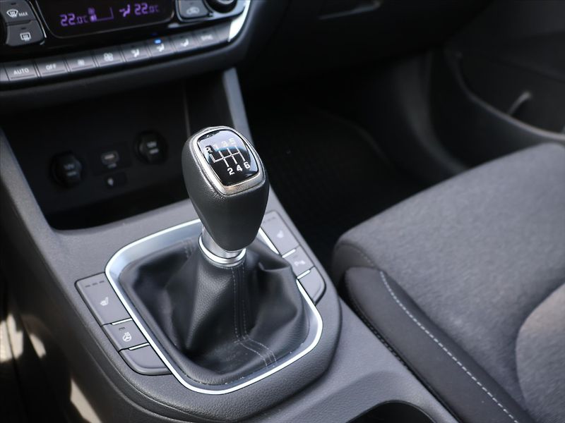 Hyundai i30 1,0 T-GDI 88kW Smart 1.Maj DPH - fotka 22 z 31