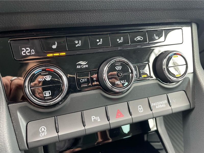Škoda Karoq 1.5 TSi DSG 7st. SELECTION - fotka 23 z 30