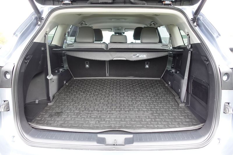 Toyota Highlander 2,5HSD Prestige 4x4 - fotka 16 z 34
