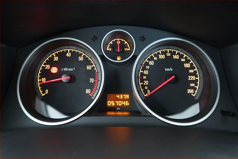Opel Astra (2008) 1.6 16V, Serv.kniha - fotka 11 z 17