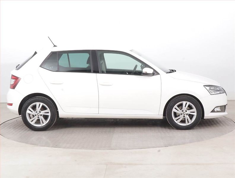 Škoda Fabia (2021) Style 1.0 TSI, ČR,1.maj - fotka 6 z 16