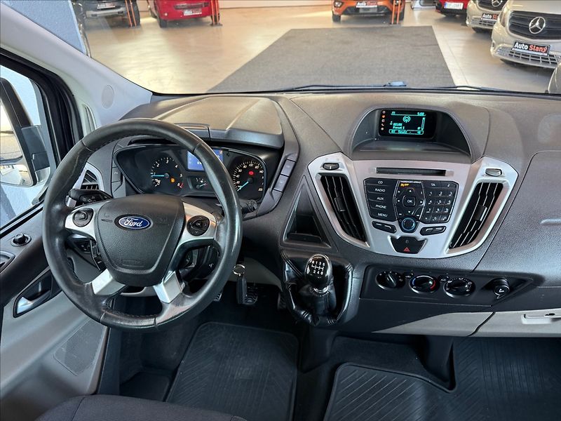Ford Tourneo Custom 2,2 9míst,92kW,po servisu - fotka 14 z 26