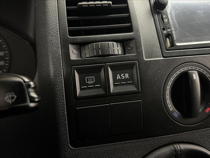 Volkswagen Transporter 2,5 TDi 128kW 6-MÍST SERVIS TZ - fotka 12 z 26