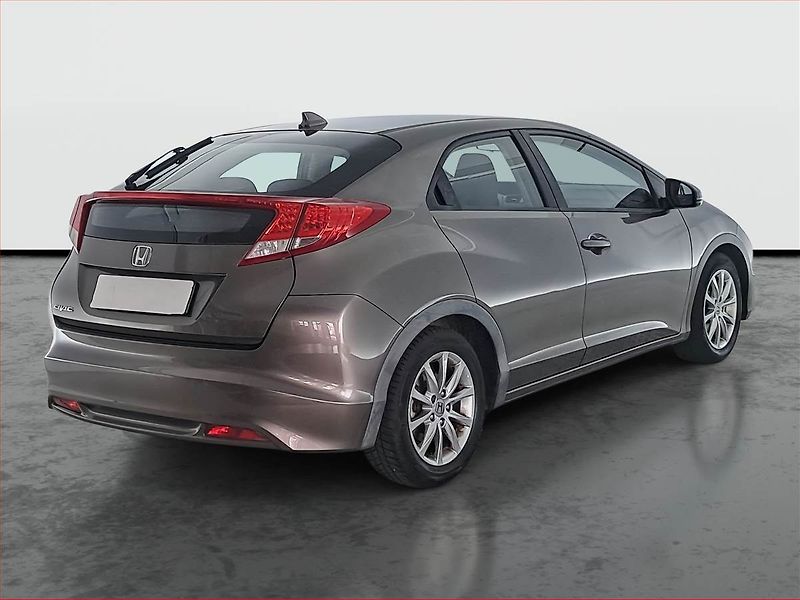 Honda Civic (2013) 1.4 i-VTEC - fotka 5 z 16