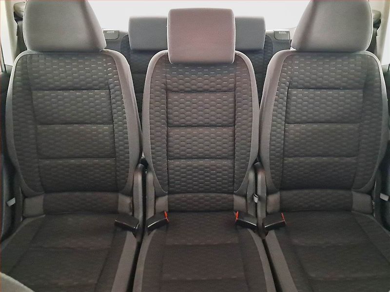 Volkswagen Touran (2007) 1.4 TSI, Automat, 7 míst - fotka 10 z 18