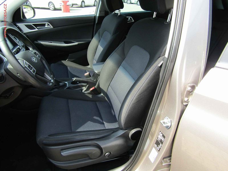 Hyundai Tucson (2017) 1.7TGDi, 2.maj,ČR, AC, temp - fotka 9 z 17