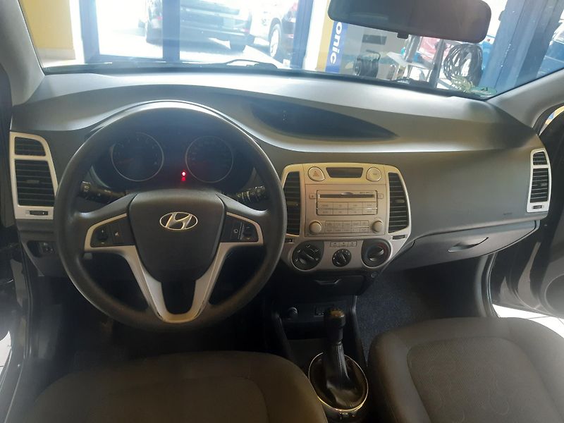 Hyundai i20 1.2 I KLIMA 57KW - fotka 9 z 19