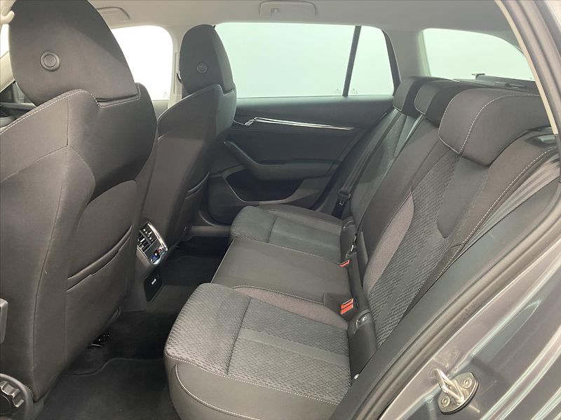 Škoda Octavia 2,0 TSI 140kW DSG 4x4 Style Pl - fotka 6 z 29