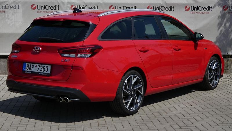 Hyundai i30 1.5 T-GDI N-Line - fotka 3 z 23