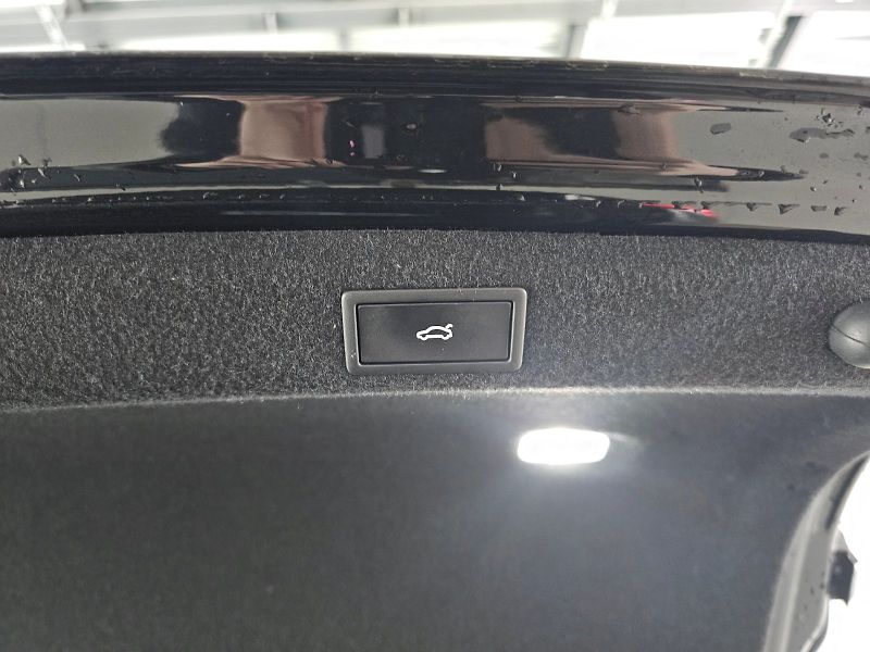 Škoda Superb (2025) 2.0TSI 195kW 4X4 SPORTLINE - fotka 29 z 30