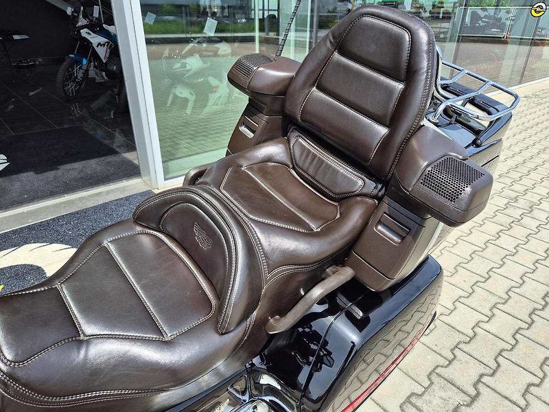 Honda GL 1500 Gold Wing SE (1993) - fotka 17 z 24
