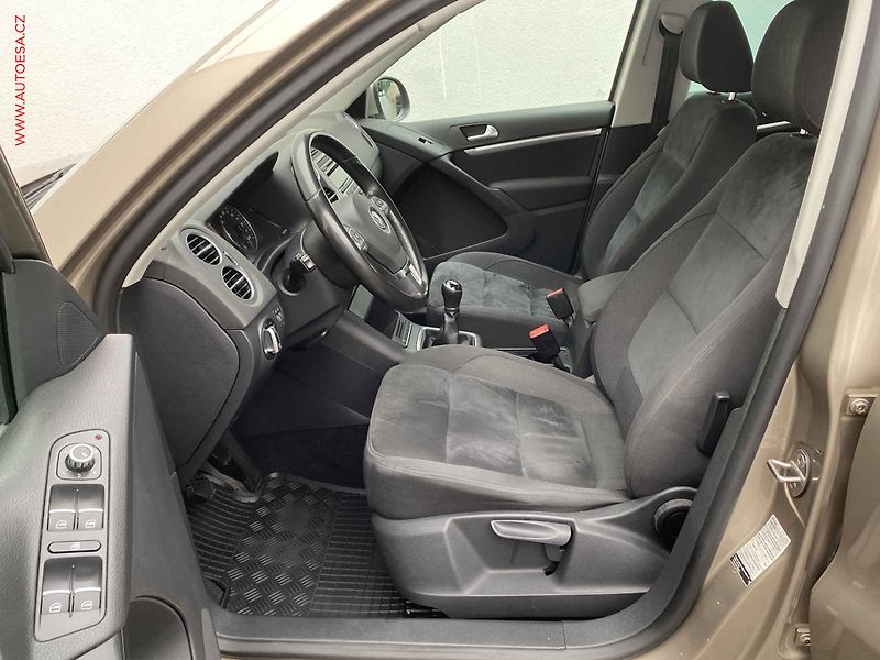 Volkswagen Tiguan (2012) 2.0 TDi 4x4, Sport&Style - fotka 9 z 17