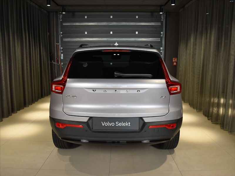 Volvo XC40 2,0 B4 Ultra Panorama,BLIS - fotka 5 z 24