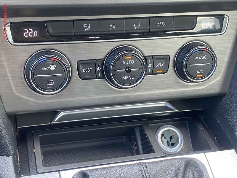 Volkswagen Passat (2017) 1.6 TDi, AAC, tempo - fotka 14 z 16