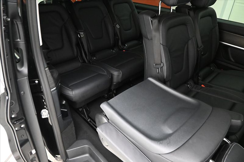 Mercedes-Benz Třídy V 2,0 300D 174kW XL Avantgarde 8 - fotka 29 z 33
