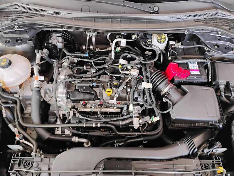 Ford Kuga 1.5T EcoBoost, Titanium  - fotka 26 z 26