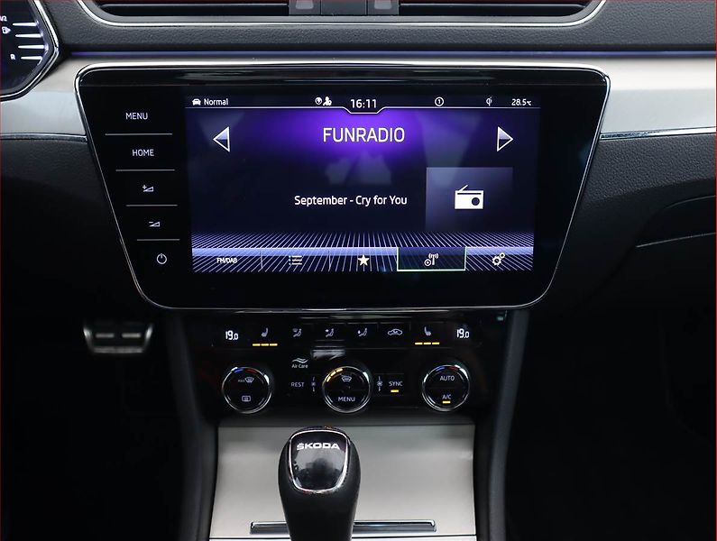 Škoda Superb (2022) 2.0 TDI - fotka 12 z 27