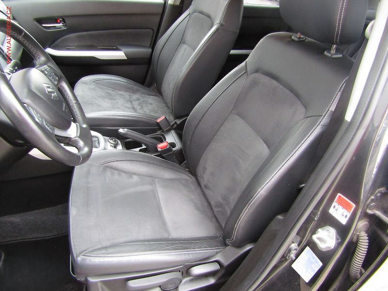 Suzuki Vitara (2016) 1.6 VVT AllGrip, Elegance - fotka 9 z 18