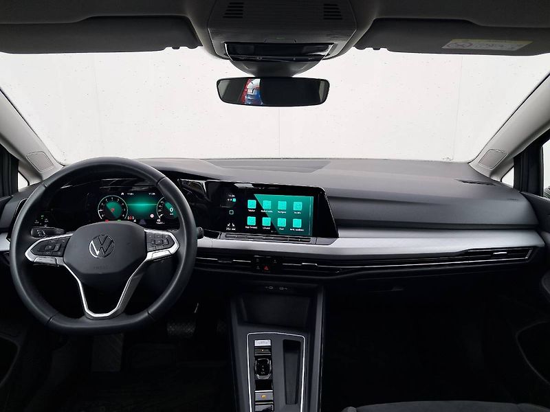 Volkswagen Golf (2023) LIFE 1.0 e-TSI / 81 kW DSG7 - fotka 7 z 27