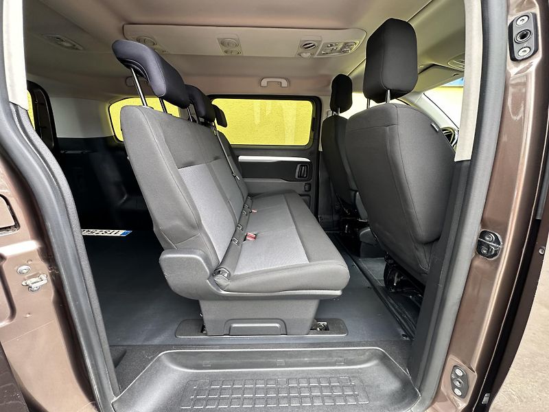 Toyota ProAce (2020) AUTOMAT 2.0/130kW ČR * 5.Míst  - fotka 28 z 36