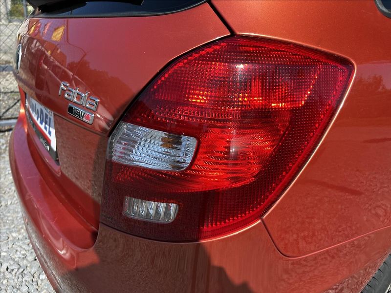 Škoda Fabia 1,6 i Automat  Klima, nová STK - fotka 39 z 50