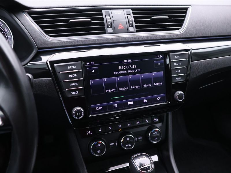 Škoda Superb 2,0 TDI 140kW DSG L&K Xenon - fotka 28 z 46