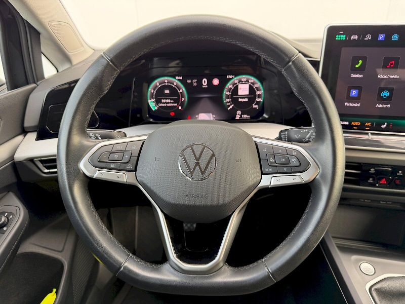 Volkswagen Golf (2024) 1.5 TSI 110kW Life - fotka 7 z 35