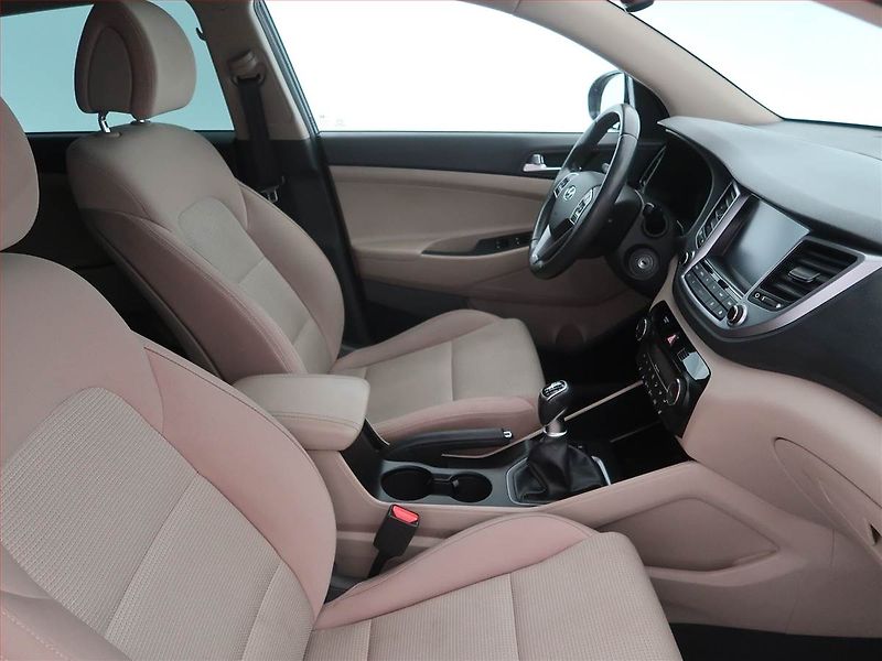 Hyundai Tucson (2016) 1.7 CRDi, Serv.kniha, Navi - fotka 9 z 20