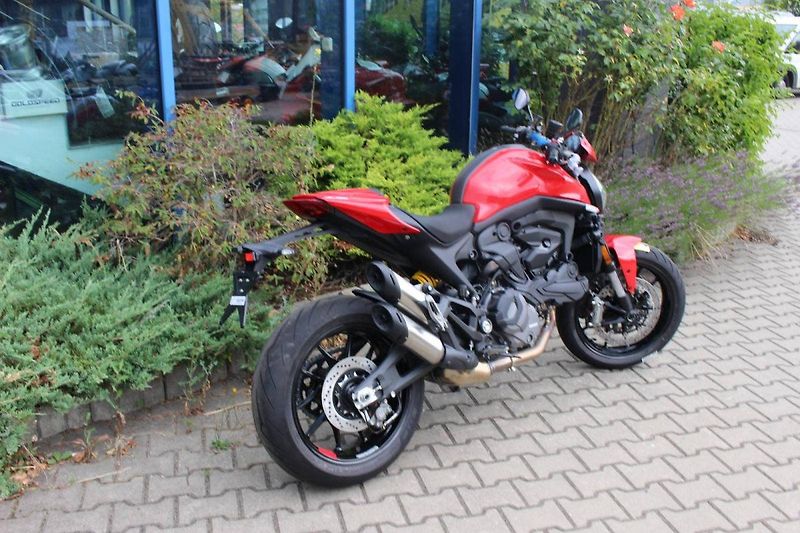 Ducati (2025) MONSTER 950 2025 RED - fotka 3 z 7